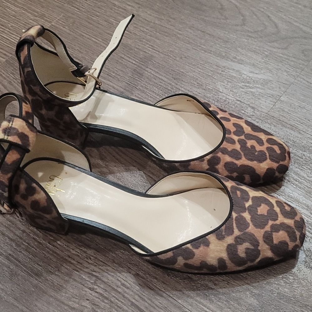 Cabi leopard print low heel ankle strap shoe Size 8